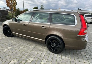 Volvo V70 III Kombi Facelifting 2.0 D4 DRIVE-E 181KM 2015 Volvo V70 2.0D4 Summum Full Opcja Xenon Szyber Nordic Serwis Zadbane 1-wla, zdjęcie 3