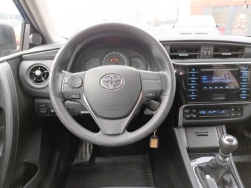 Toyota Auris II Hatchback 5d Facelifting 1.33 Dual VVT-i 99KM 2018 Toyota Auris 1.33 VVT-i Active II (2012-) 1.33 VVT, zdjęcie 14