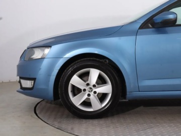 Skoda Octavia III Liftback 1.2 TSI 105KM 2015 Skoda Octavia 1.2 TSI, Salon Polska, zdjęcie 12