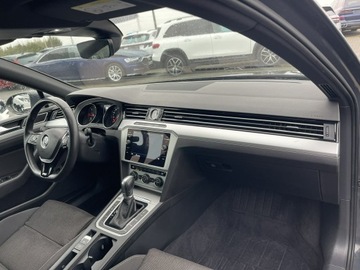 Volkswagen Passat B8 Variant 2.0 TDI BlueMotion SCR 150KM 2018 Volkswagen Passat DSG Podgrzewanie Klimatronik, zdjęcie 10