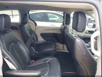 Chrysler Pacifica II 2023 Chrysler Pacifica Hybrid Touring L, 2023r., 3.6L 3.6 Hybryda Plug-in 260KM, zdjęcie 9