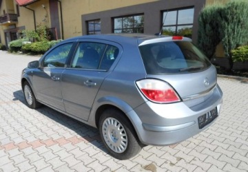 Opel Astra H Hatchback 5d 1.7 CDTI ECOTEC 100KM 2005 Opel Astra Opel Astra H 1.7 Diesel 100KM, zdjęcie 5