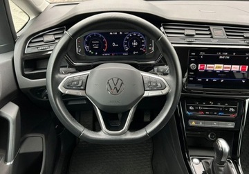 Volkswagen Touran III 1.5 TSI EVO 150KM 2023 Volkswagen Touran Highline Pakiety, ACC, Digital Cockpit, Kamera cofania,, zdjęcie 5
