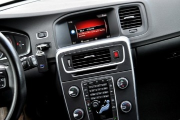 Volvo V60 I Kombi Facelifting 2.0 D2 DRIVE-E 120KM 2018 Volvo V60 2.0 D2 120KM Navi Led Climatronic Pdc, zdjęcie 14