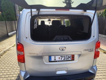 Toyota Proace II 2019 Toyota Proace Family Comfort 8-osobowa 1.5 Diesel 120KM 2019r, zdjęcie 4