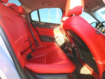 Alfa Romeo Giulia II Sedan Facelifting 2.0 Turbo 280KM 2021 Alfa Romeo Giulia 2021 ALFA ROMEO GIULIA SPORT 2.0 Benzyna 280KM, zdjęcie 9