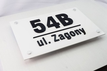 Табличка с номером дома - табличка из плексигласа с 3D прокладками