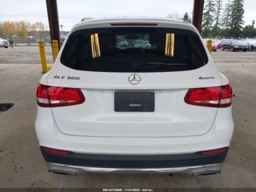 Mercedes GLC C253 2018 Mercedes-Benz GLC 300 4Matic 2018 2.0L 2.0 Benzyna 241KM, zdjęcie 4