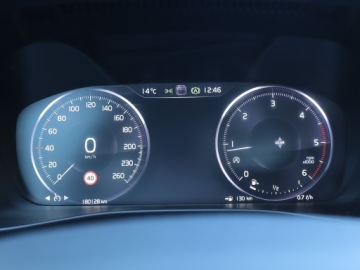 Volvo XC40 Crossover 2.0 D3 150KM 2018 Volvo XC40 D3, Navi, Klima, Klimatronic, Tempomat, zdjęcie 10