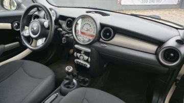 Mini One II Hatchback 1.4 95KM 2008 MINI ONE 1,4 benzyna 95 KM klima zarejestrowany 1.4 Benzyna 95KM, zdjęcie 18