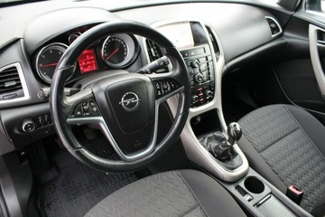 Opel Astra J Sports Tourer Facelifting 2.0 CDTI ECOTEC 165KM 2013 Opel Astra 2.0 CDTI 165KM Active Nawigacja z, zdjęcie 15