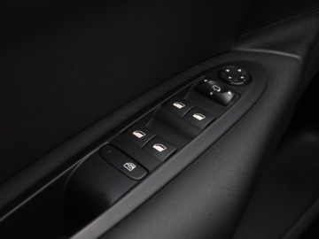 Citroen C4 II Hatchback 5d Facelifting 1.2 PureTech 130KM 2016 Citroen C4 1.2 PureTech, Salon Polska, Serwis ASO, zdjęcie 16