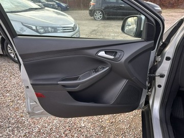 Ford Focus III Kombi 1.0 EcoBoost 125KM 2015 Ford Focus 2015 rok Salon Polska/II właściciel/Uszkodzony, zdjęcie 10