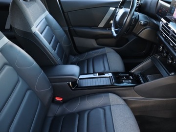 Citroen C4 III SUV 1.2 PureTech 130KM 2022 Citroen C4 1.2 PureTech, Salon Polska, zdjęcie 8