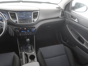 Hyundai Tucson III SUV 1.7 CRDi 141KM 2017 Hyundai Tucson 1.7 CRDi, Serwis ASO, Automat, zdjęcie 7