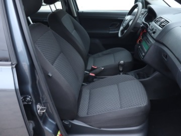 Skoda Fabia II Hatchback Facelifting 1.2 TSI 85KM 2010 Skoda Fabia 1.2 TSI, Klima,ALU, zdjęcie 8