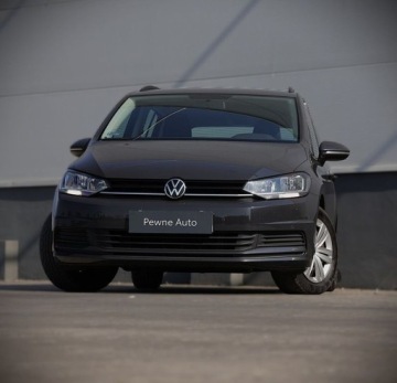 Volkswagen Touran III 1.5 TSI EVO 150KM 2021 Volkswagen Touran 1.5 TSI EVO Comfortline Plus. VAT Marza 1.5 Benzyna, zdjęcie 1