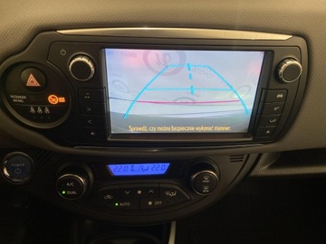 Toyota Yaris III Hatchback 5d Facelifting Hybrid 100KM 2015 Toyota Yaris Hybrid 100 Premium III (2011-2019) To, zdjęcie 16