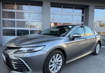 Toyota Camry IX Sedan 2.5 Hybrid Dynamic Force 218KM 2021 Toyota Camry salon Polska, FV-VAT 23, serwis ASO, Gwarancja 2.5 Hybryda, zdjęcie 2