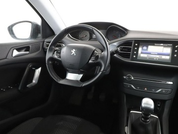Peugeot 3008 II Crossover 1.6 BlueHDi 120KM 2017 Peugeot 3008 klima auto panorama navi czujniki, zdjęcie 15