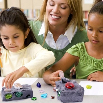 ZESTAW MAŁY ARCHEOLOG WULKAN Z WYKOPALISKIEM DINOZAURA KOPALNIA DIAMENTÓW