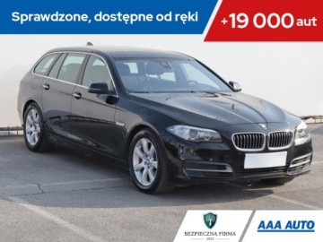 BMW Seria 5 F10-F11 Touring Facelifting 525d 218KM 2015 BMW 5 525d xDrive, 214 KM, 4X4, Automat, Navi