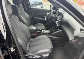 Peugeot 2008 II SUV 1.2 PureTech 130KM 2023 Peugeot 2008 1.2T130PS AUTOMAT GT Full led 1.2 Benzyna 130KM, zdjęcie 11