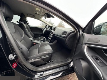 Volvo V40 II Cross Country 2.0 D2 DRIVE-E 120KM 2015 Volvo V40 D2 RDesign 1.6D 120 KM 2015r, zdjęcie 18