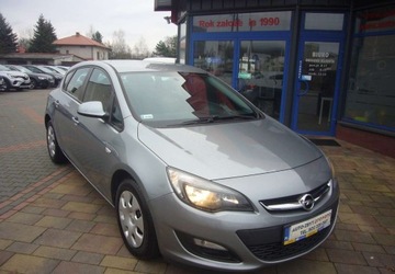 Opel Astra J Hatchback 5d Facelifting 1.6 Twinport ECOTEC 115KM 2014 Opel Astra Opel Astra J Salon PL - seriws 1.6 Benzyna 116KM, zdjęcie 4