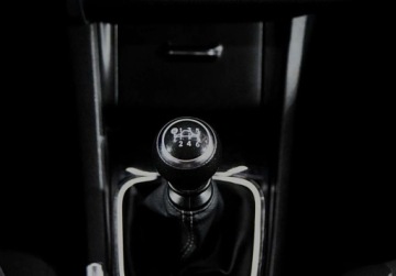 Toyota Auris II Hatchback 5d Facelifting 1.6 Valvematic 132KM 2017 Toyota Auris Polski salon 1.6 benzyna 132 KM Klimatyzacja Hatchback 1.6, zdjęcie 21