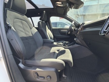 Volvo XC40 Crossover Facelifting 2.0 B3 163KM 2023 Volvo XC 40 XC40 B3 Ultimate Dark aut, Salon PL, F, zdjęcie 12
