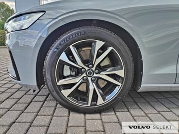 Volvo S60 III Sedan Facelifting 2.0 B5 250KM 2024 Volvo S60 S60 B5B AWD, BLIS, Aktywny Tempomat, Fa, zdjęcie 9