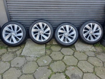 KOLA 235/50 255/45 20 SKODA 5LA ENYAQ BRIDGESTONE