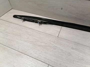 TAYCAN STŘEŠNÍ NOSIČ STŘEŠNÍ PRAVÝ 9J0860026