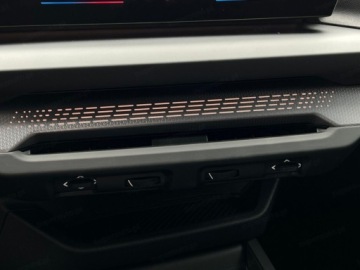 BMW Seria 2 F74 2025 BMW Seria 2 Gran Coupe 220 Sport Sedan 1.5 (170KM) 2025, zdjęcie 9