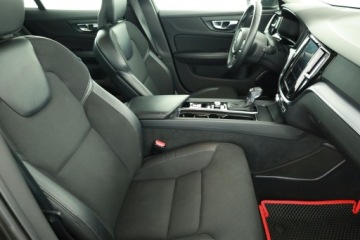 Volvo V60 II  Kombi 2.0 T4 190KM 2020 Volvo V60 T4 2.0, Salon Polska, Automat, Skóra, zdjęcie 6