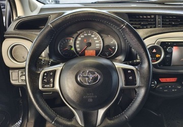 Toyota Yaris III Hatchback 5d 1.33 Dual VVT-i 99KM 2012 Toyota Yaris Toyota Yaris III 1.3BENZYNA ZADBANA 1.3 Benzyna 99KM, zdjęcie 15