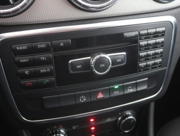 Mercedes CLA C117 Coupe 1.6 200 156KM 2013 Mercedes CLA 200, Salon Polska, Automat, Skóra, zdjęcie 15