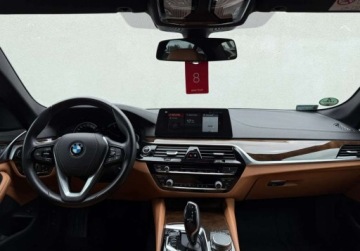 BMW Seria 5 G30-G31 Limuzyna 525d 231KM 2018 BMW Seria 5 525D 231KM Luxury Line, HiFi, Wireless Charging 2.0 Diesel, zdjęcie 13