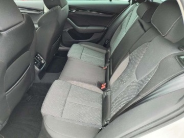 Skoda Octavia IV Liftback 2.0 TDI 150KM 2022 Skoda Octavia serwis ASO 2.0TDI 150KM bezwypadkowy pakiety virtual asysten, zdjęcie 23