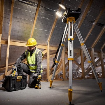 Коробка TOUGHSYSTEM со светодиодной аккумуляторной лампой 4000лм DeWALT DWST08061-1