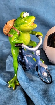 ФИГУРА ЛЯГУШКИ НА ВЕЛОСИПЕДЕ