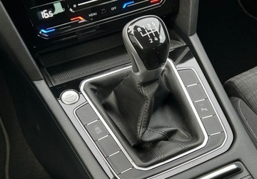 Volkswagen Passat B8 Variant Facelifting 2.0 TDI SCR 150KM 2022 Volkswagen Passat Variant Business Pakiety, FV 23, ACC, Asystenci, Czujni, zdjęcie 22