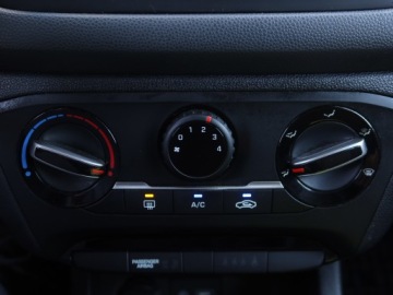 Hyundai i20 II Coupe 1.2 MPI 84KM 2017 Hyundai i20 1.2, Salon Polska, 1. Właściciel, zdjęcie 13