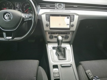 Volkswagen Passat B8 Variant 2.0 TDI 190KM 2015 Volkswagen Passat 2.0 TDI 190KM R-line # Automat, zdjęcie 15