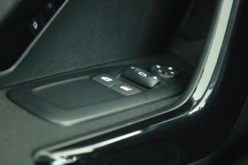 Peugeot 208 I Hatchback 5d Facelifting 1.2 PureTech 82KM 2018 Peugeot 208 1.2 PureTech, Salon Polska, zdjęcie 14