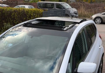 Kia Venga Mikrovan 1.4 DOHC CVVT 90KM 2015 Kia Venga 1.4 90KM Navi Panorama Kamera KEY Bezwypadkowy Dla wymagajacy, zdjęcie 13