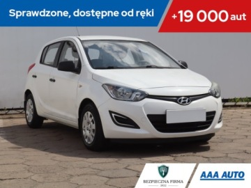 Hyundai i20 I Hatchback 5d Facelifting 1.1 CRDi 75KM 2014 Hyundai i20 1.1 CRDi, Salon Polska, Klima