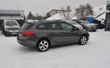 Opel Astra J Sports Tourer 1.4 Turbo ECOTEC 140KM 2012 Opel Astra 1.4 150 JAHRE Benzyna Tempomat Cz. parkowania Klimatyzacja 1.4, zdjęcie 5