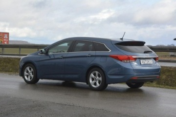 Hyundai i40 Kombi 1.7 CRDi HIGH 136KM 2011 Hyundai i40 1.7CRDI nawi kamera cofania automat, zdjęcie 4